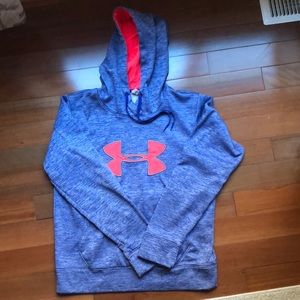 Under armor women’s sweatshirt. 100% polyester